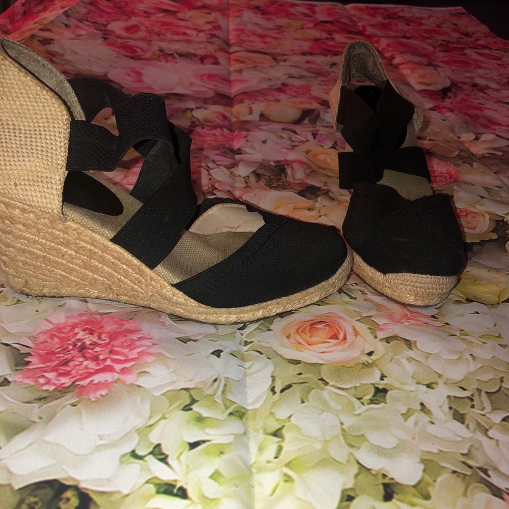 Shoes - Picture 2 of 2